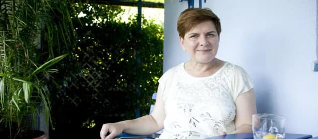Beata Szydło kim jest z zawodu? Zaskakujące fakty o jej karierze Beata Szydło kim jest z zawodu? Zaskakujące fakty o jej karierze