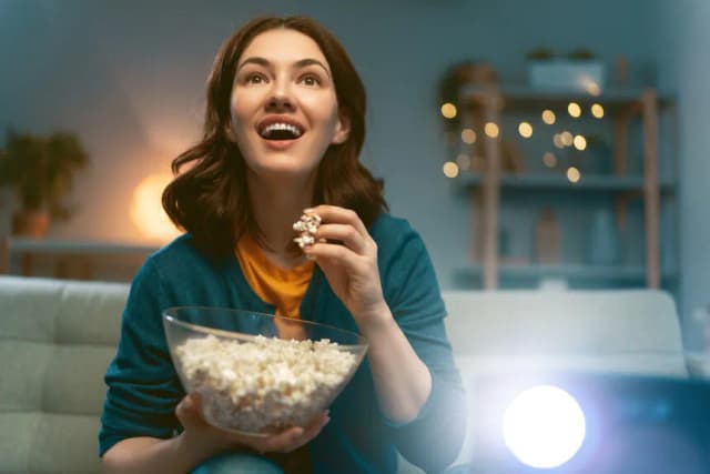 Które polskie komedie rozbawią cię do łez? Top 10 hitów Które polskie komedie rozbawią cię do łez? Top 10 hitów