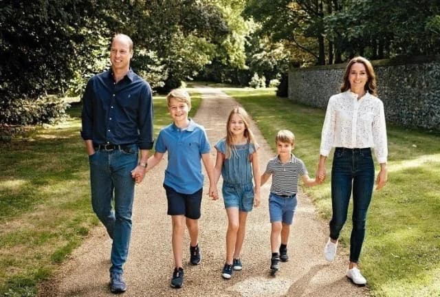 Ile dzieci ma William i Kate? Oto zaskakujące szczegóły o ich rodzinie Ile dzieci ma William i Kate? Oto zaskakujące szczegóły o ich rodzinie