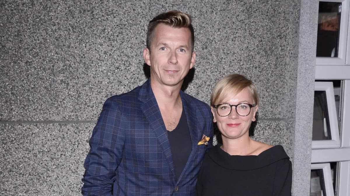 Kim jest żona Karola Okrasy? Poznaj Monikę i ich rodzinę Kim jest żona Karola Okrasy? Poznaj Monikę i ich rodzinę