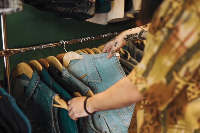 Moda z drugiej ręki – biznes z potencjałem na przyszłość Moda z drugiej ręki – biznes z potencjałem na przyszłość